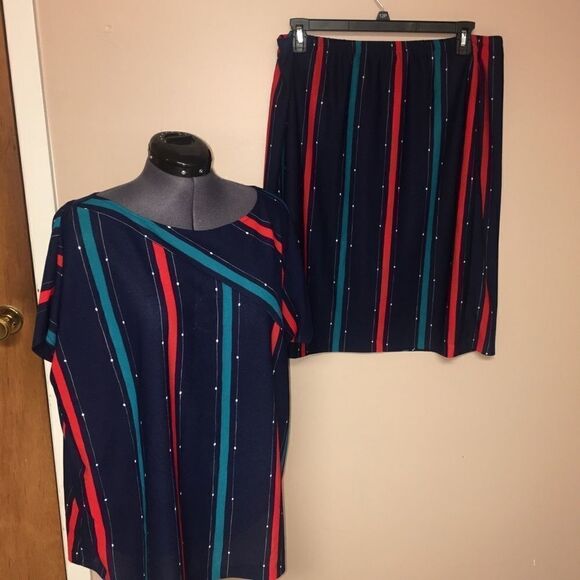 Vintage two piece skirt and top plus size 22.5